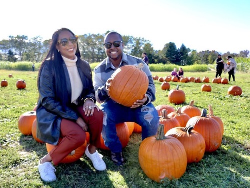 couple pumpkin patch